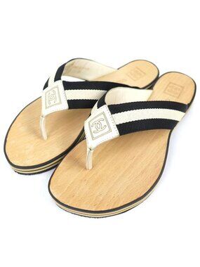 Chanel Entre Doigts CC Logo Wood Thong Sandals Beach Beige